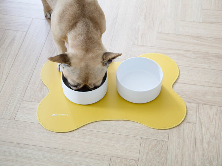 Placemat for dog bowls (yellow)